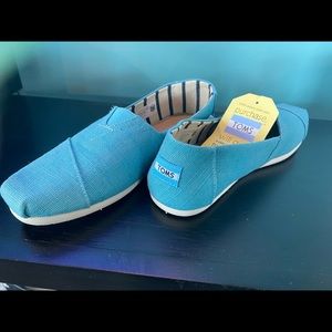NEW Turquoise TOMS Canvas Slip Ons